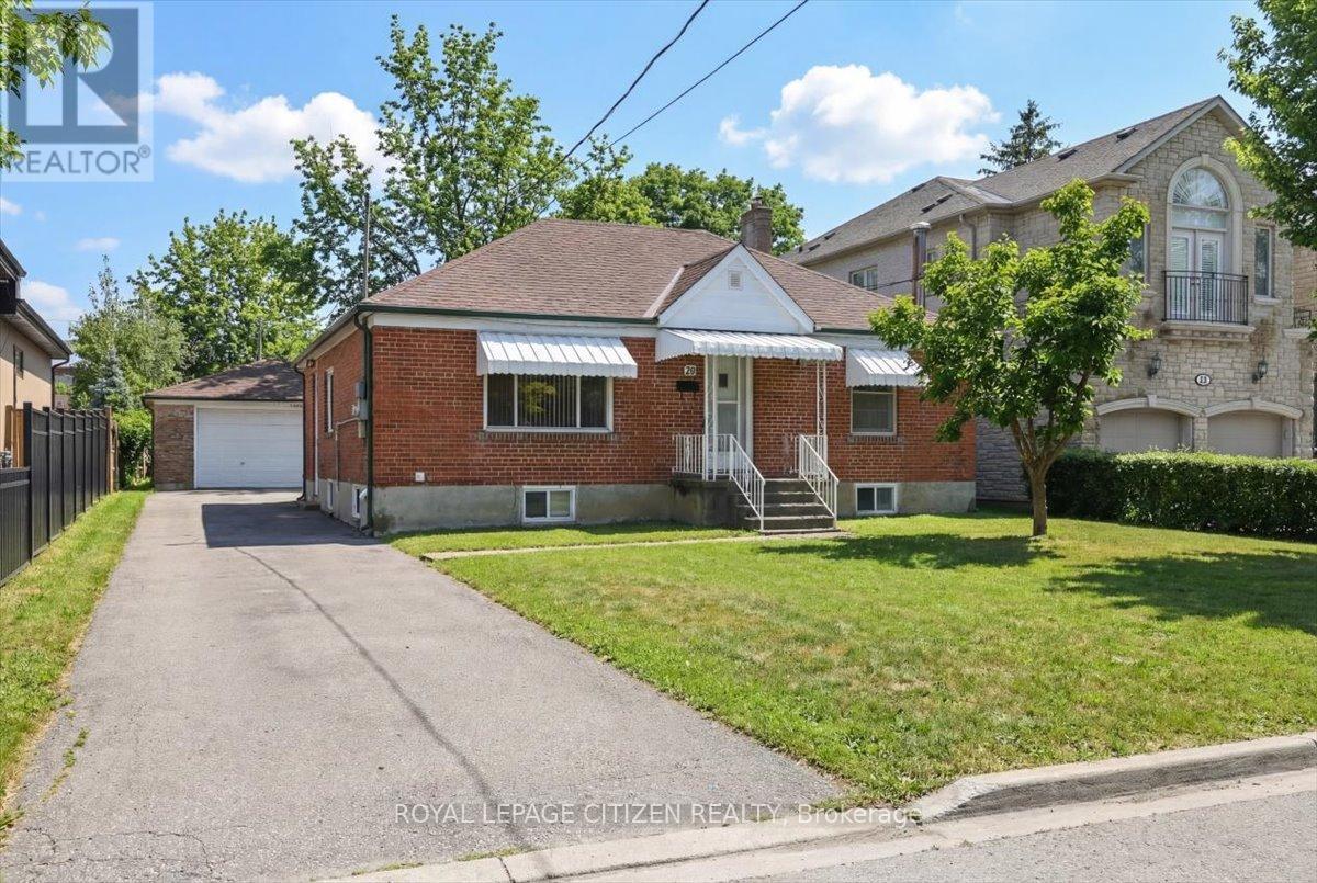 Main - 20 Dunsmore Gardens, Toronto, Ontario  M3H 3M2 - Photo 1 - C12682246