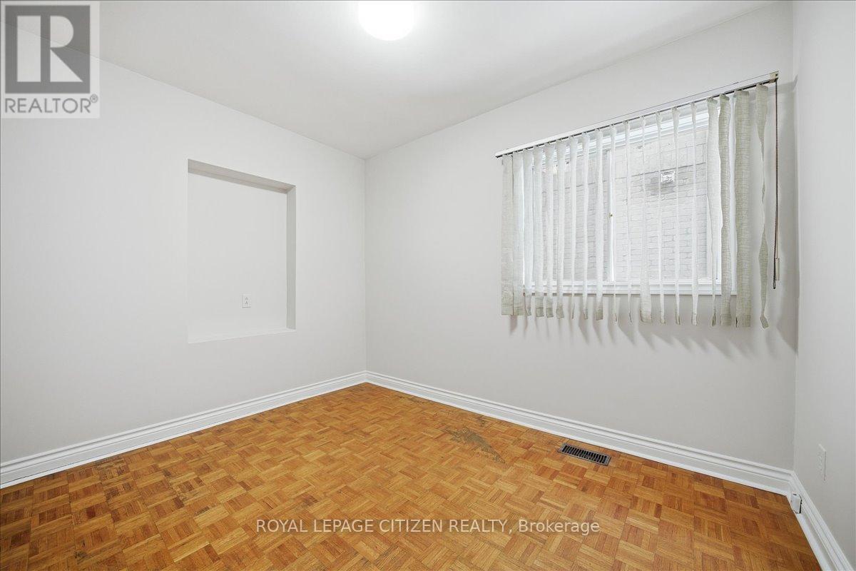 Main - 20 Dunsmore Gardens, Toronto, Ontario  M3H 3M2 - Photo 18 - C12682246