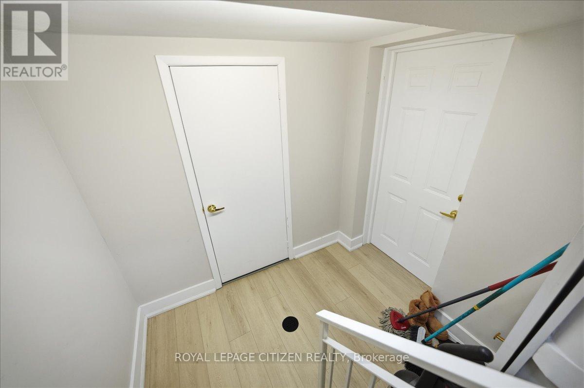 Main - 20 Dunsmore Gardens, Toronto, Ontario  M3H 3M2 - Photo 32 - C12682246