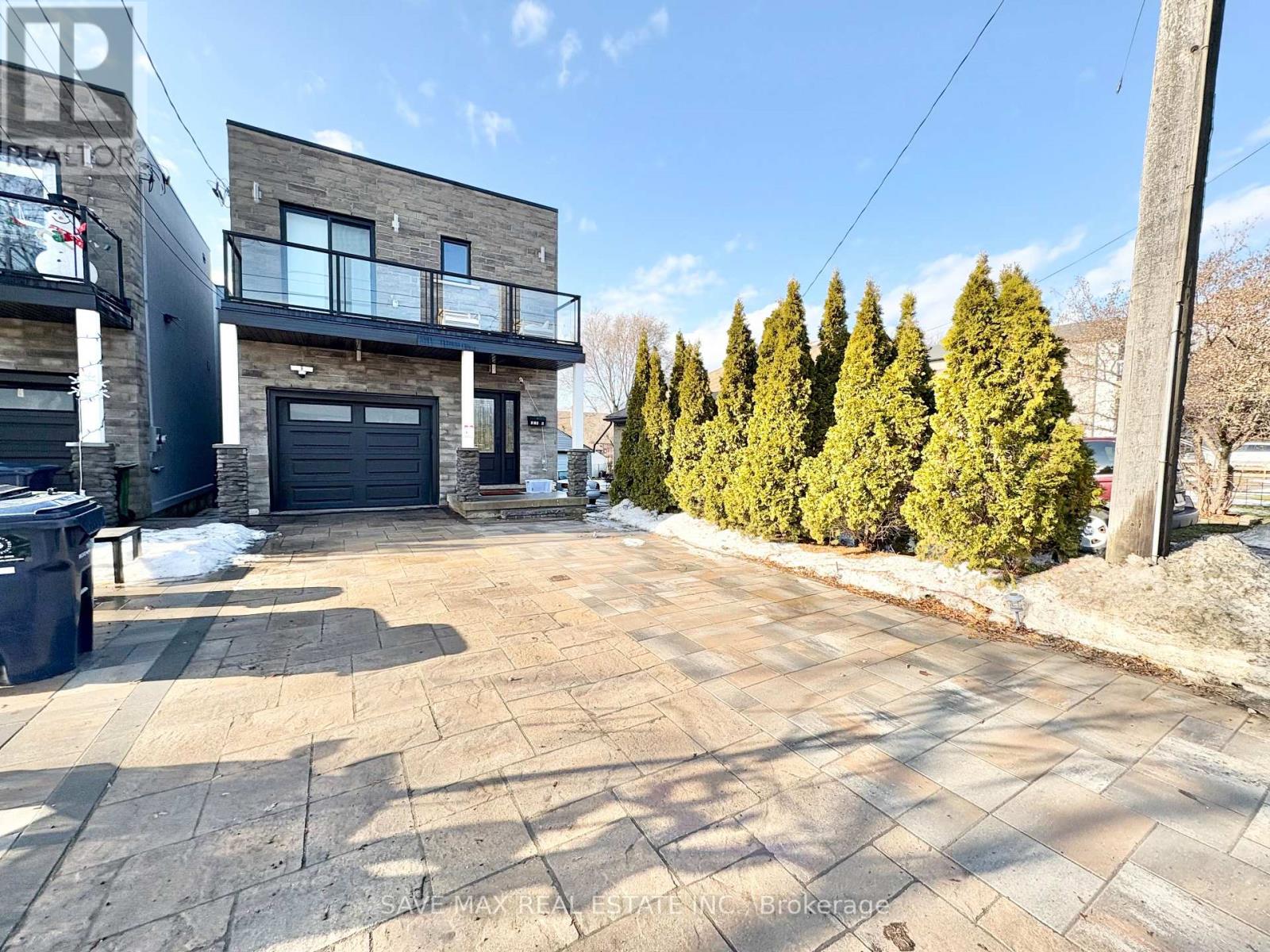 LOWER UNIT - 574 B PHARMACY AVENUE, Toronto, Ontario