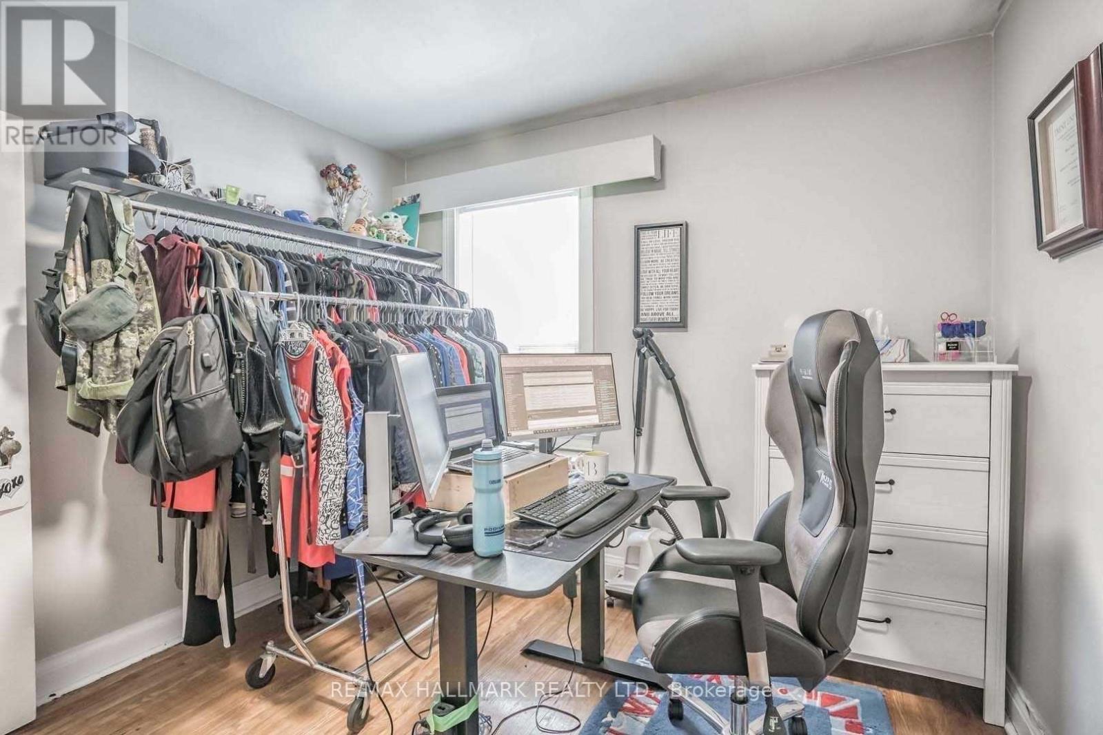 18 Roblin Avenue, Toronto (East York), Ontario  M4C 3P8 - Photo 10 - E12682136