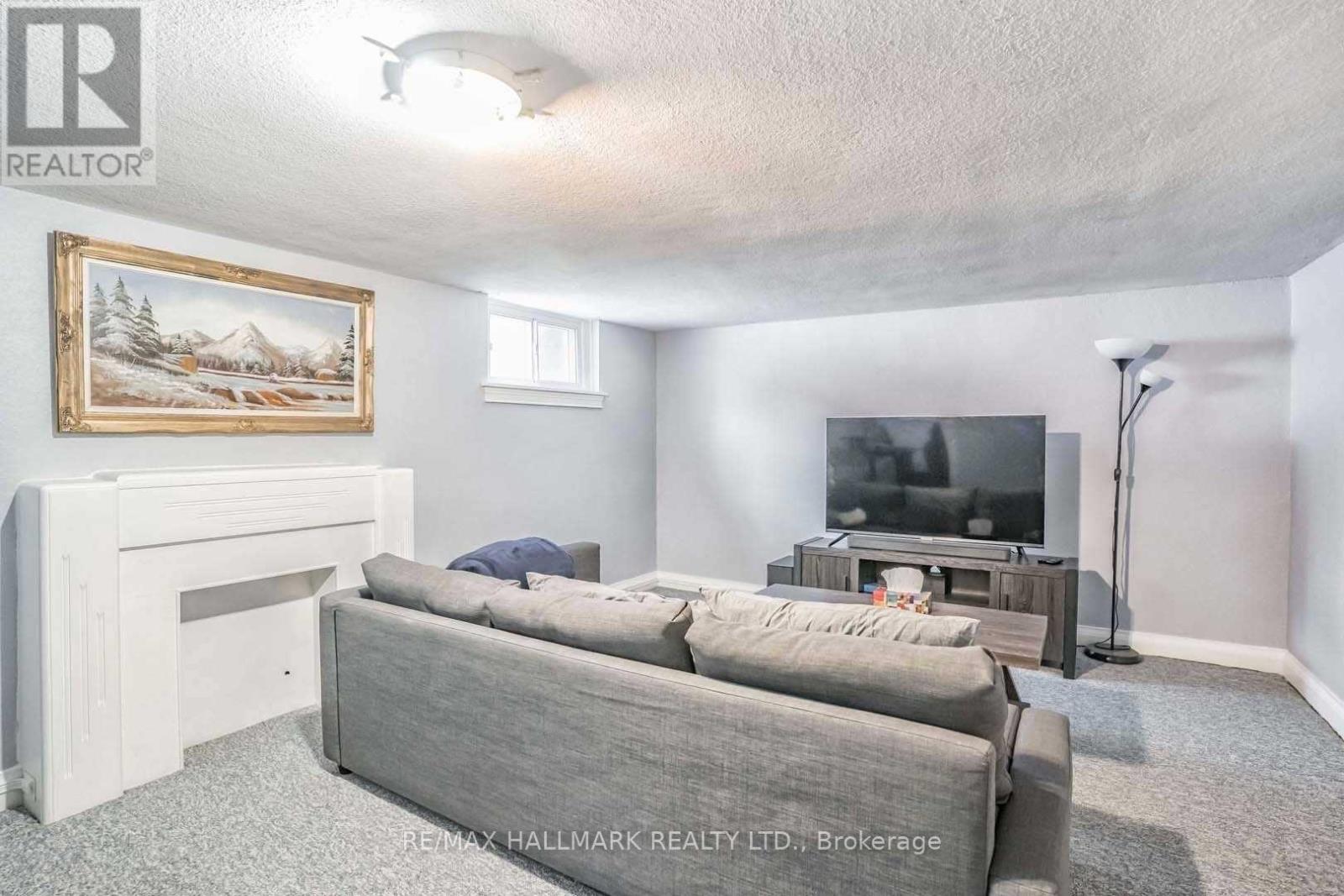 18 Roblin Avenue, Toronto (East York), Ontario  M4C 3P8 - Photo 13 - E12682136