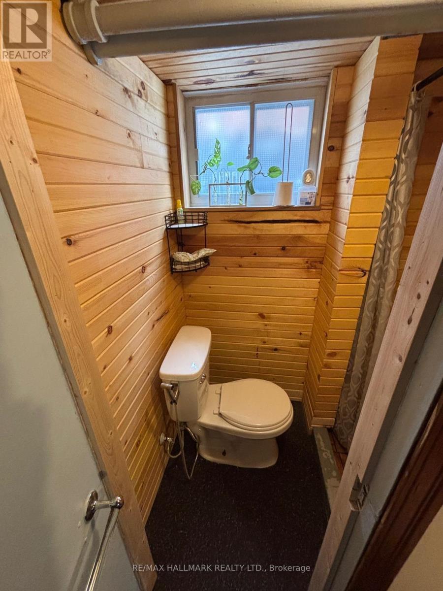 18 Roblin Avenue, Toronto (East York), Ontario  M4C 3P8 - Photo 17 - E12682136