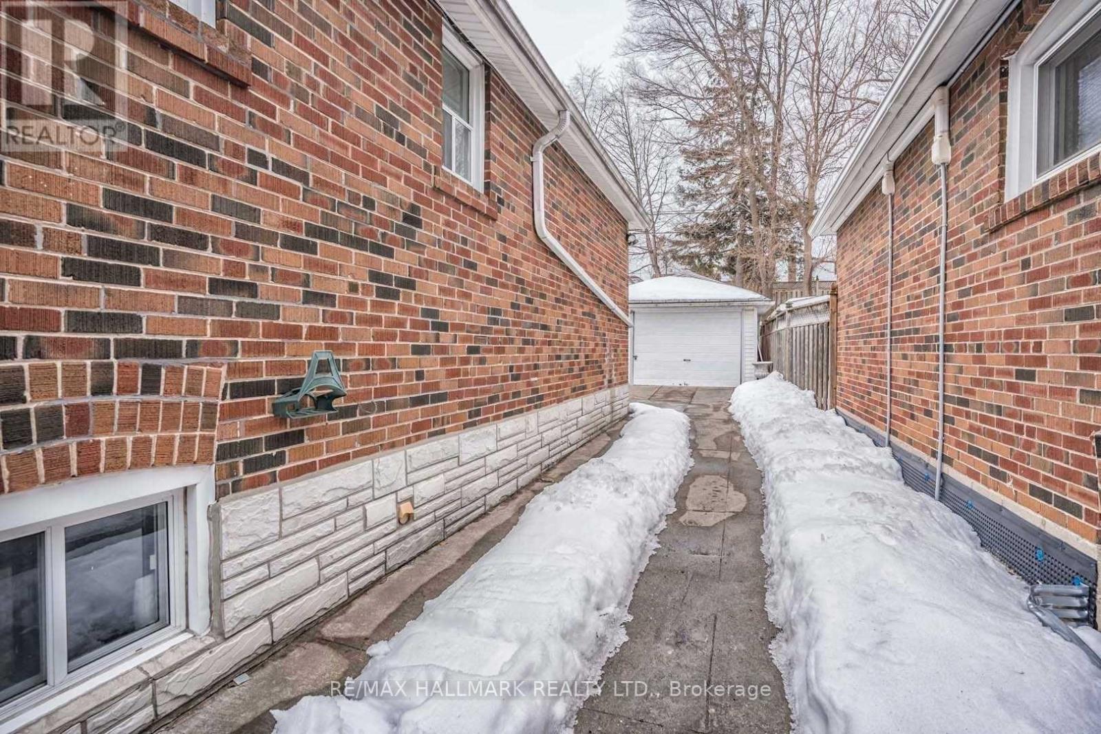 18 Roblin Avenue, Toronto (East York), Ontario  M4C 3P8 - Photo 18 - E12682136