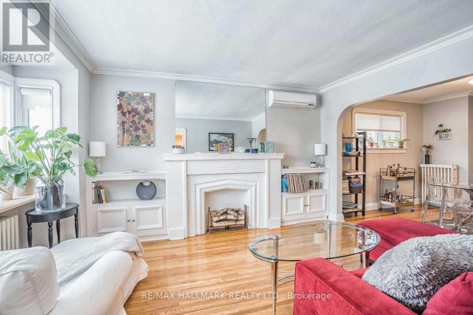 18 Roblin Avenue, Toronto (East York), Ontario  M4C 3P8 - Photo 2 - E12682136