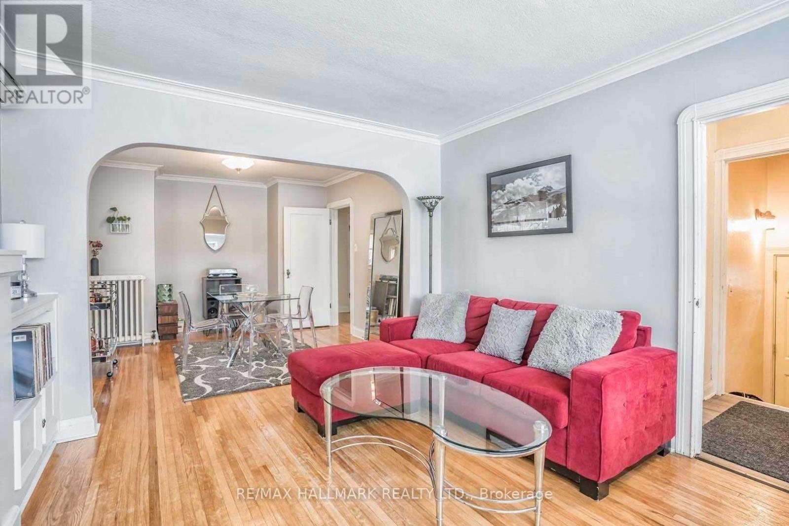 18 Roblin Avenue, Toronto (East York), Ontario  M4C 3P8 - Photo 4 - E12682136