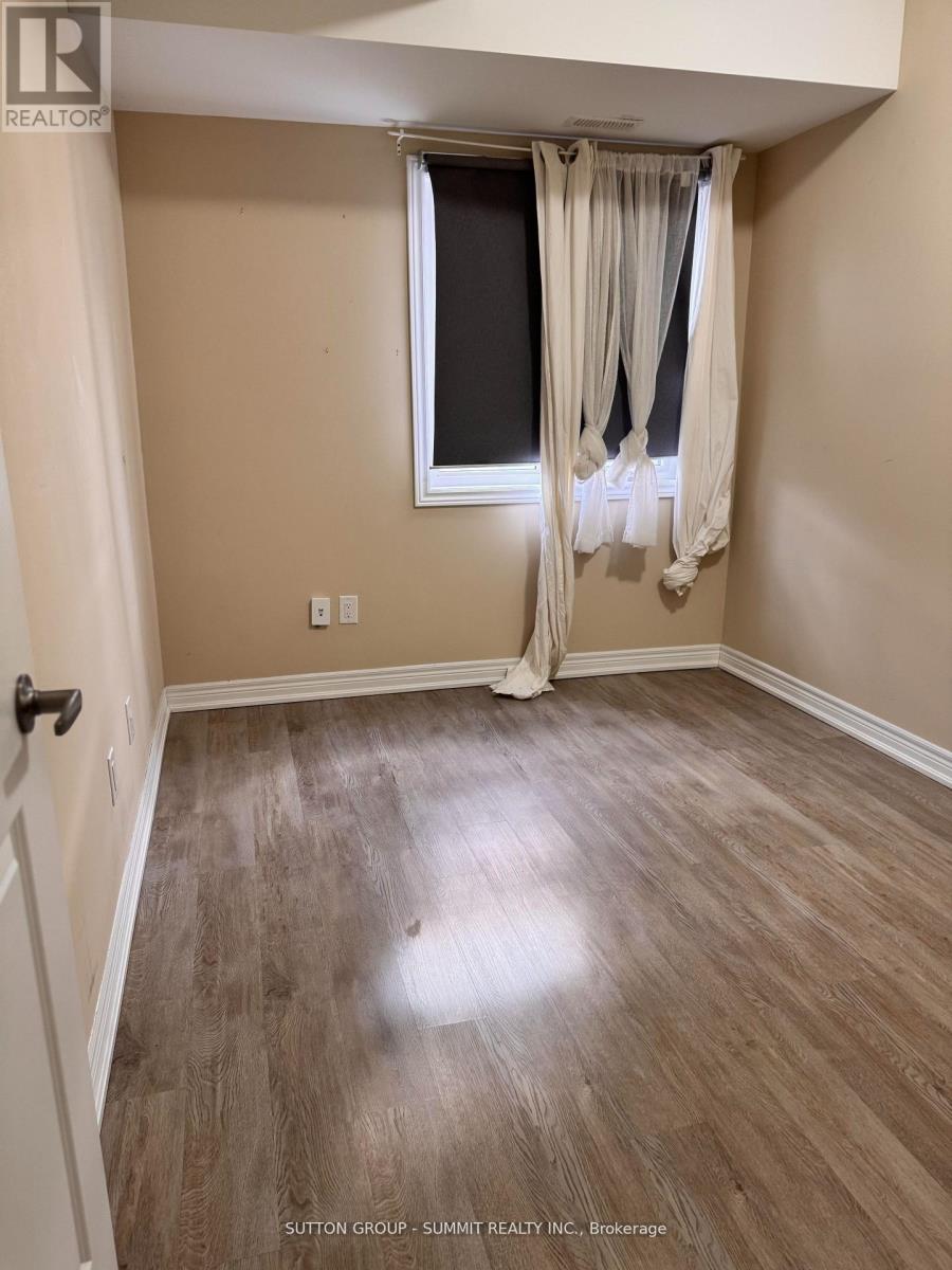 Lower Unit - 291 Olive Avenue, Oshawa, Ontario  L1H 2P5 - Photo 4 - E12682216