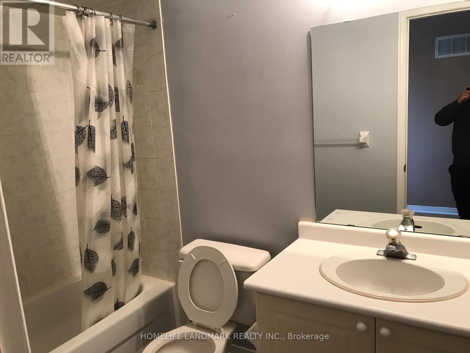 37 Sylwood Crescent, Vaughan, Ontario  L6A 2R2 - Photo 10 - N12682078