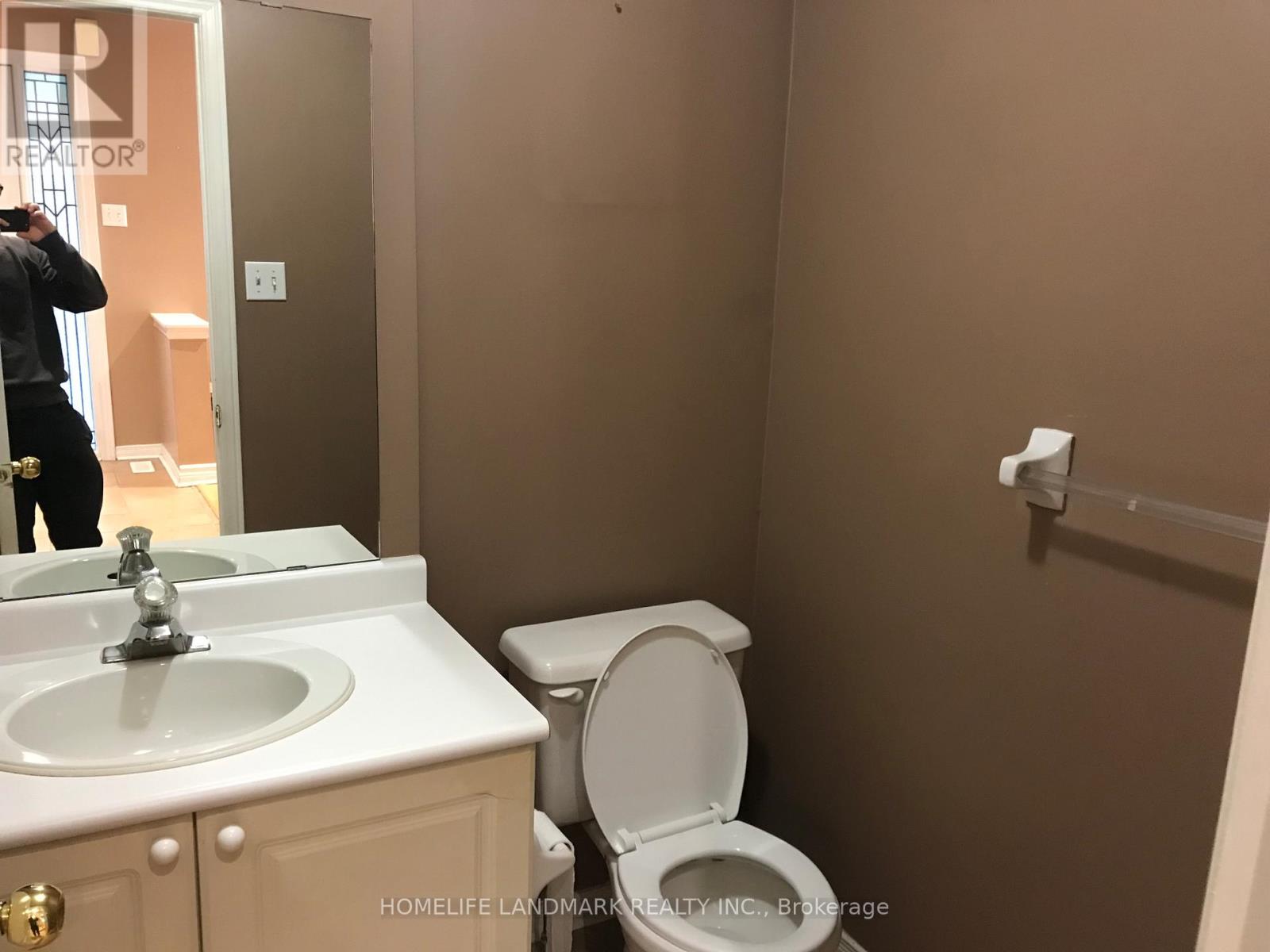 37 Sylwood Crescent, Vaughan, Ontario  L6A 2R2 - Photo 7 - N12682078