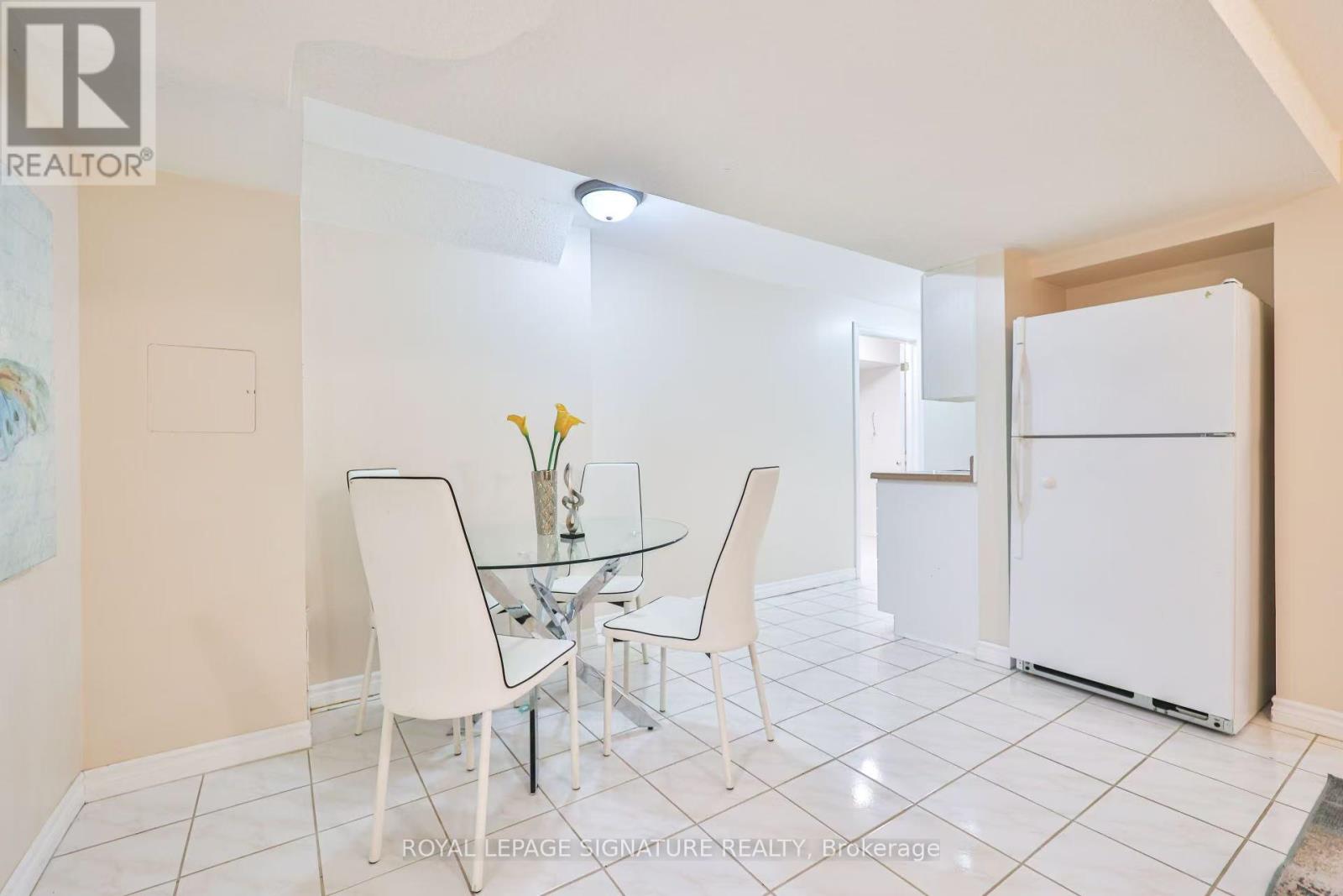 Lower - 37 Bluebell Drive, Markham, Ontario  L3S 3P8 - Photo 7 - N12682098