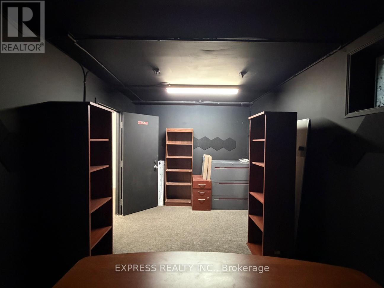 Bsmt W - 8300 Yonge Street, Vaughan, Ontario  L4J 7R3 - Photo 5 - N12682118