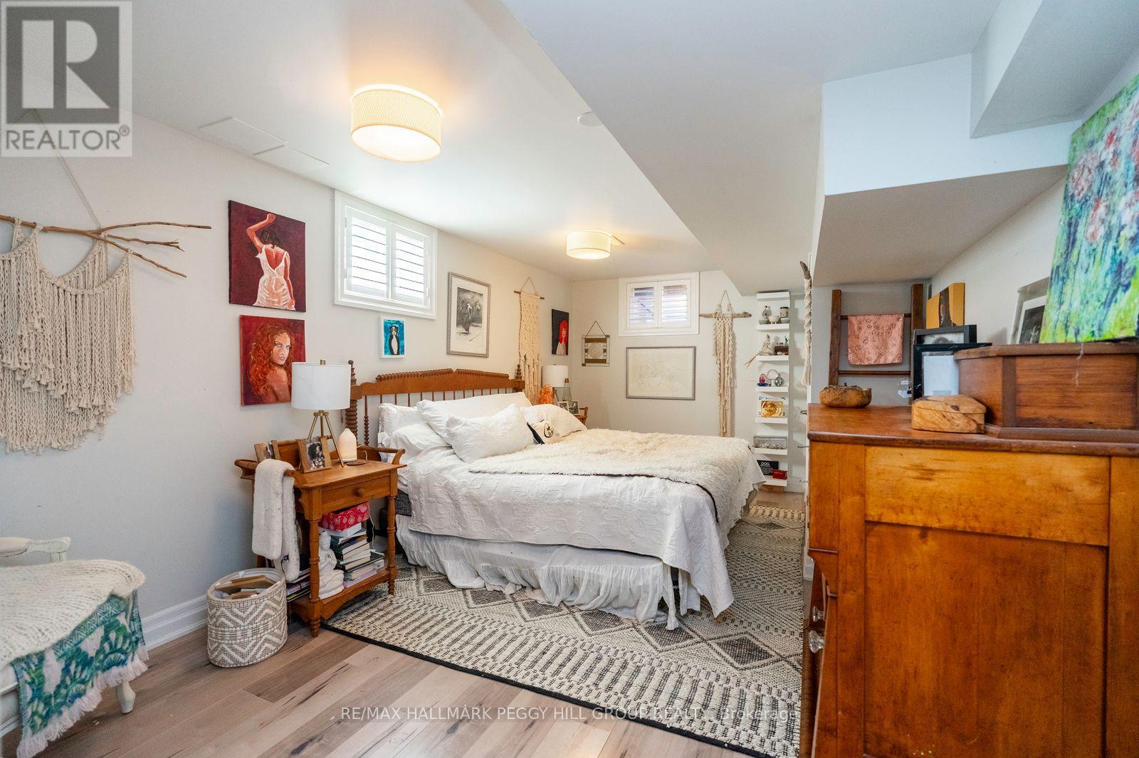 1 Lilac Lane, Springwater, Ontario  L9X 0N4 - Photo 17 - S12682266