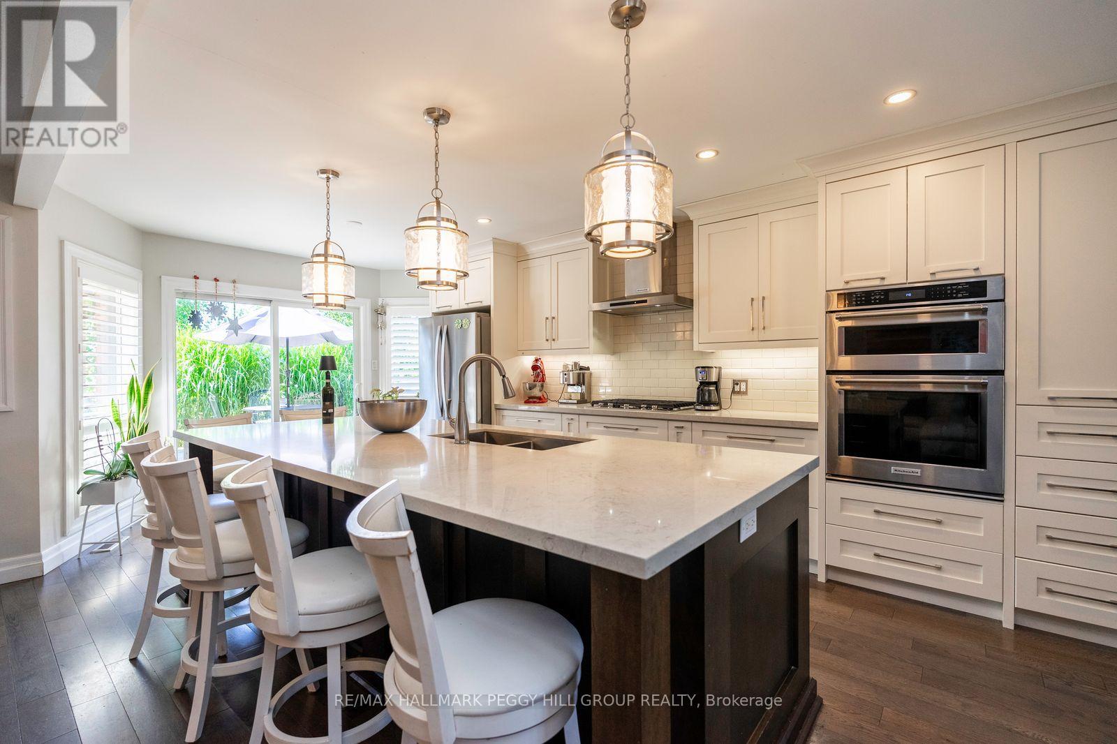 1 Lilac Lane, Springwater, Ontario  L9X 0N4 - Photo 4 - S12682266