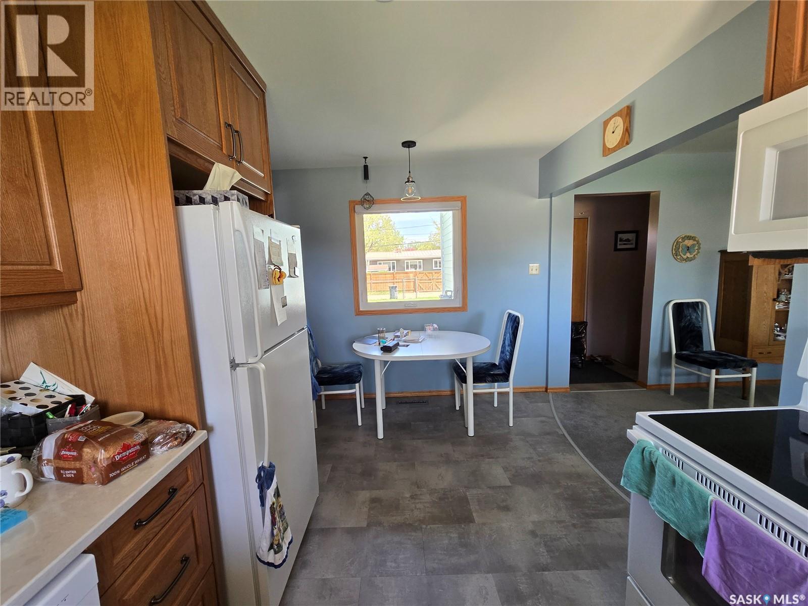 427 15th Avenue Ne, Swift Current, Saskatchewan  S9H 2X5 - Photo 5 - SK026562