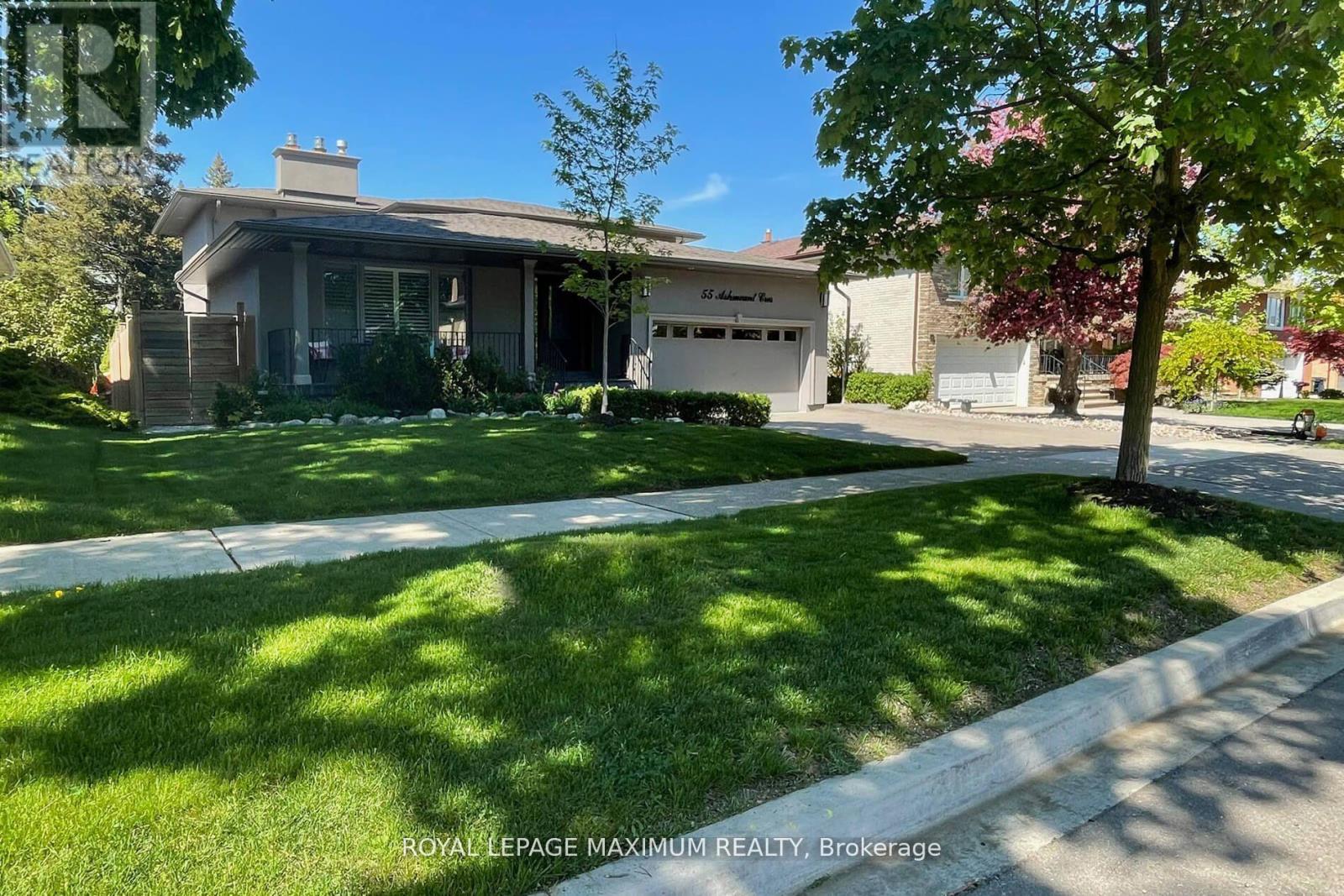 55 Ashmount Crescent, Toronto, Ontario  M9R 1C9 - Photo 2 - W12681972