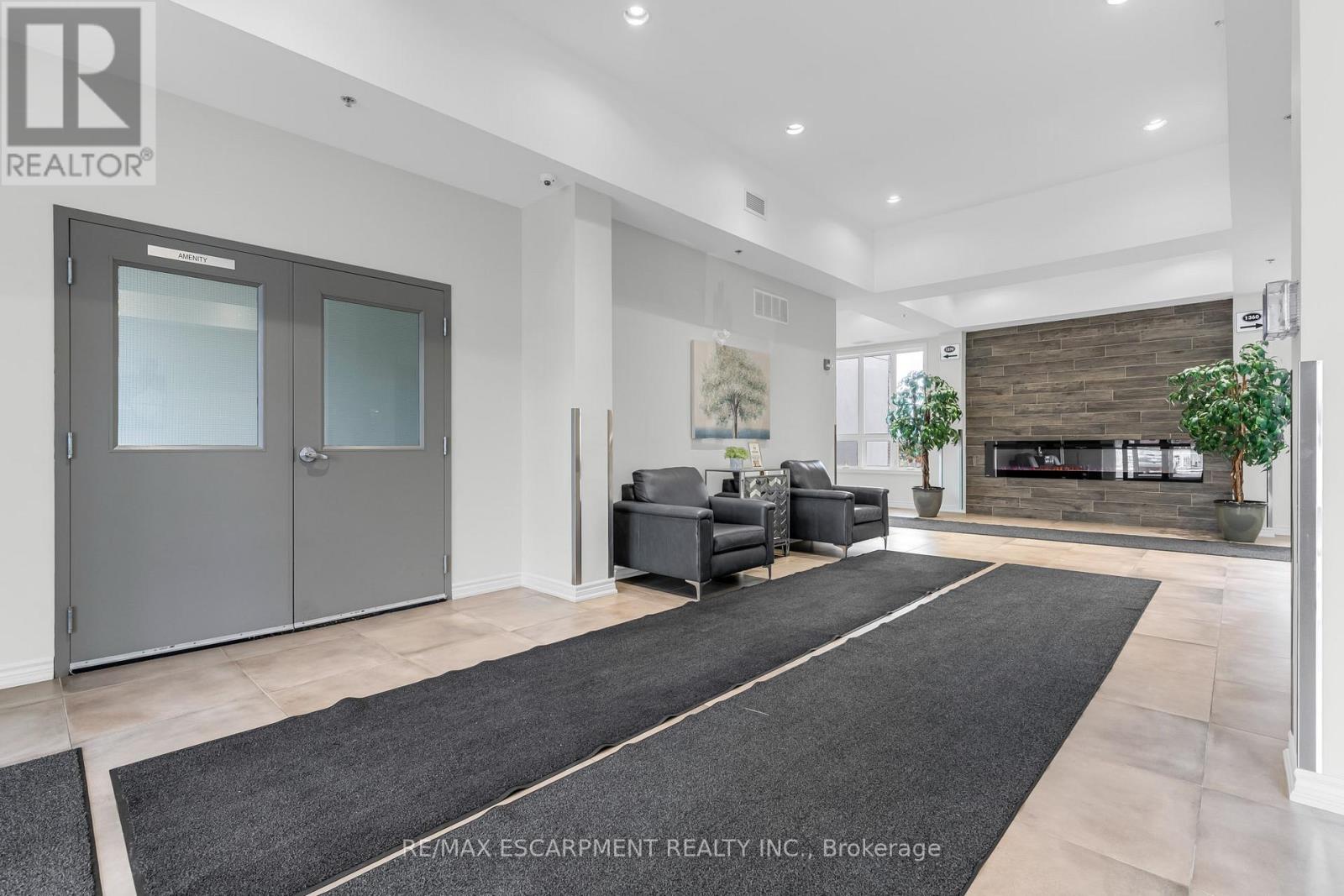 411 - 1370 Costigan Road, Milton, Ontario  L9T 0Y8 - Photo 4 - W12682040