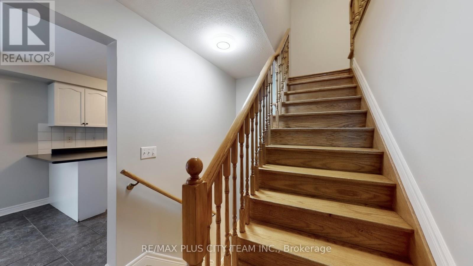 4 Slessor Lane, Brampton, Ontario  L6P 1M3 - Photo 13 - W12682090