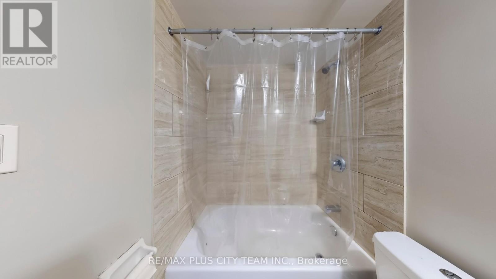 4 Slessor Lane, Brampton, Ontario  L6P 1M3 - Photo 34 - W12682090