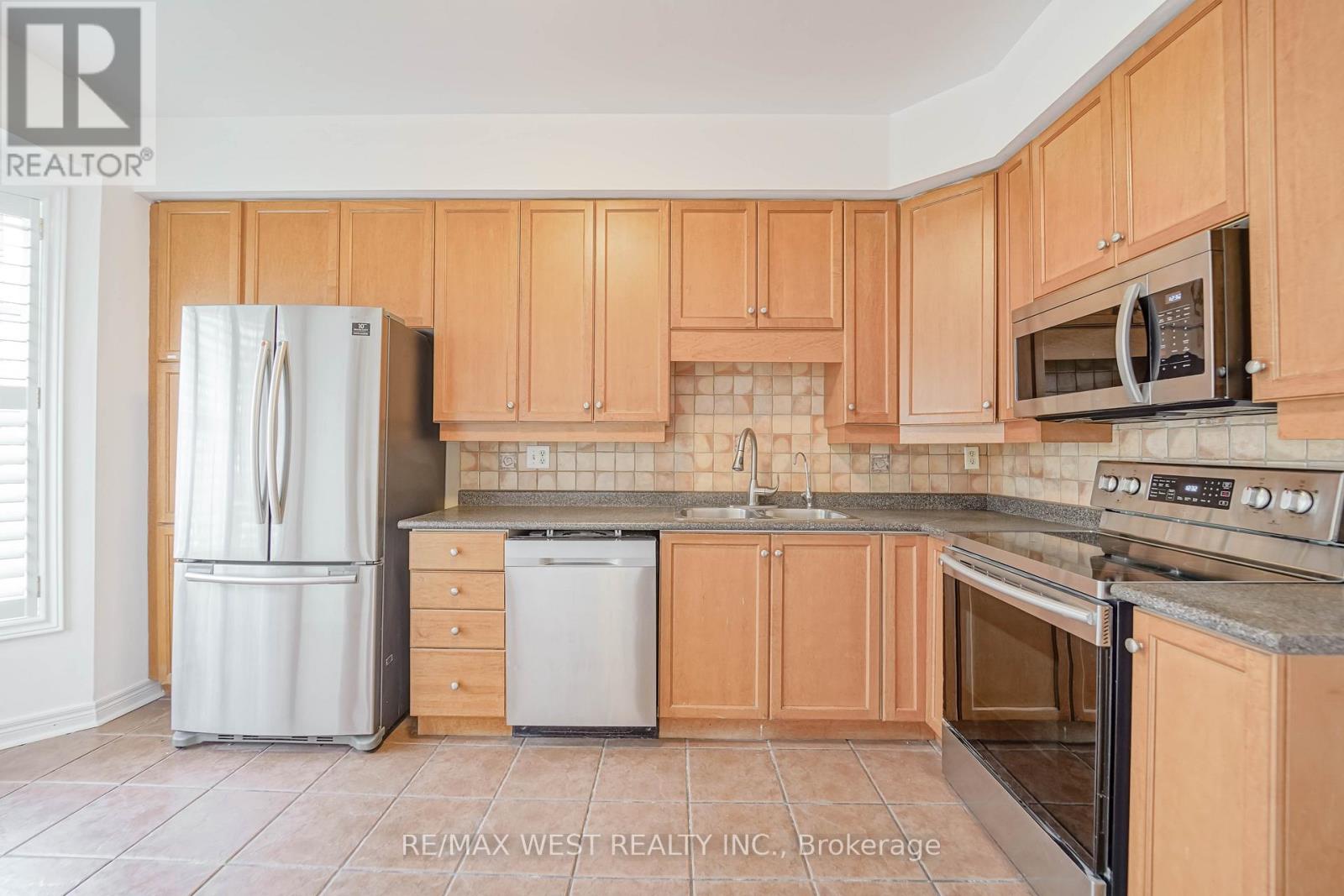 36 - 8 James Stock Path, Toronto, Ontario  M8Z 6C6 - Photo 3 - W12682100