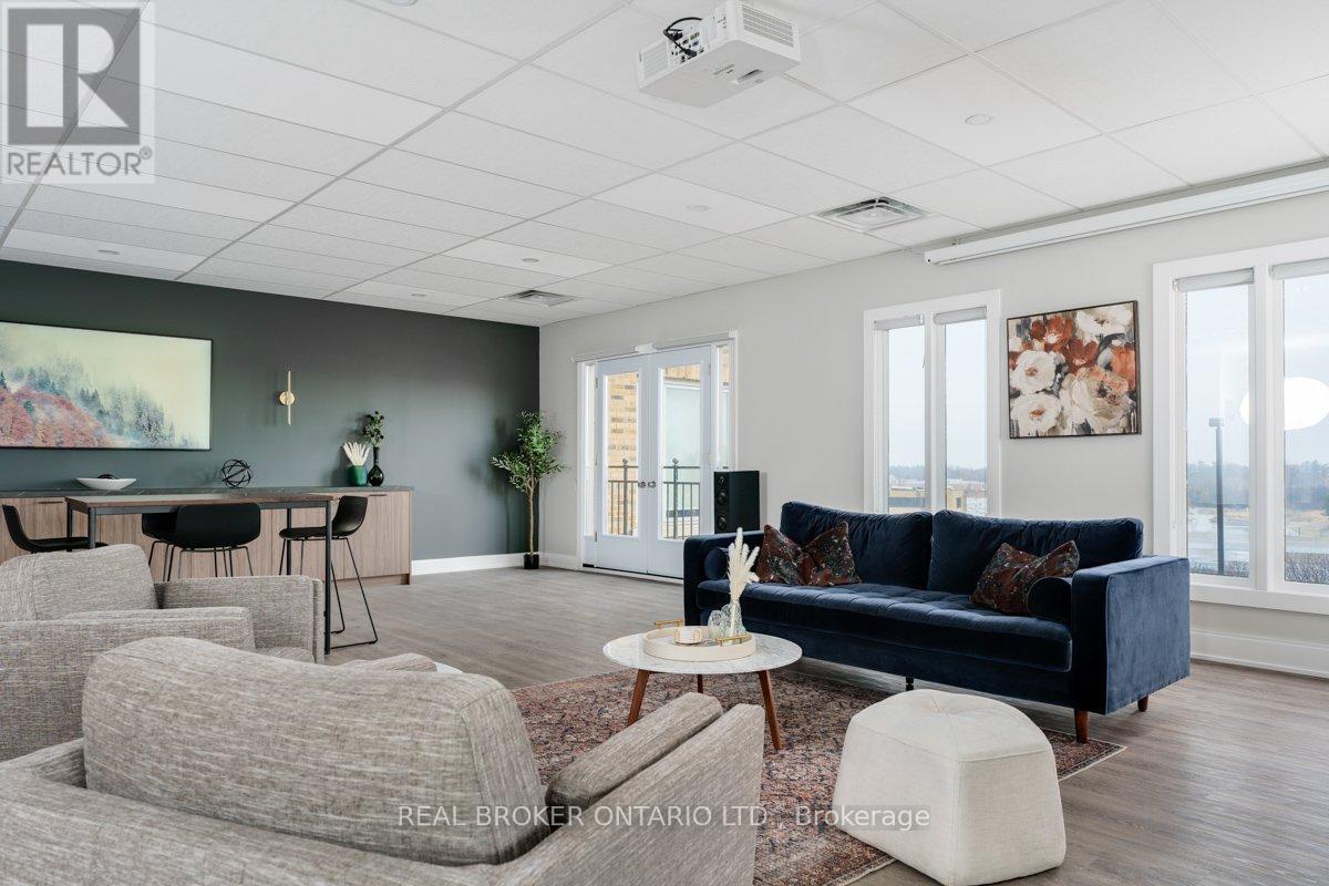 300 - 420 North Service Road E, Oakville, Ontario  L6H 5R2 - Photo 14 - W12682110