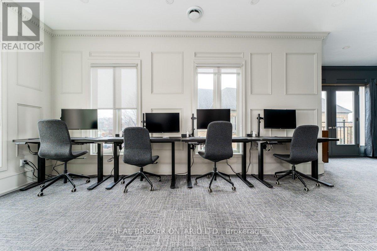 300 - 420 North Service Road E, Oakville, Ontario  L6H 5R2 - Photo 6 - W12682122