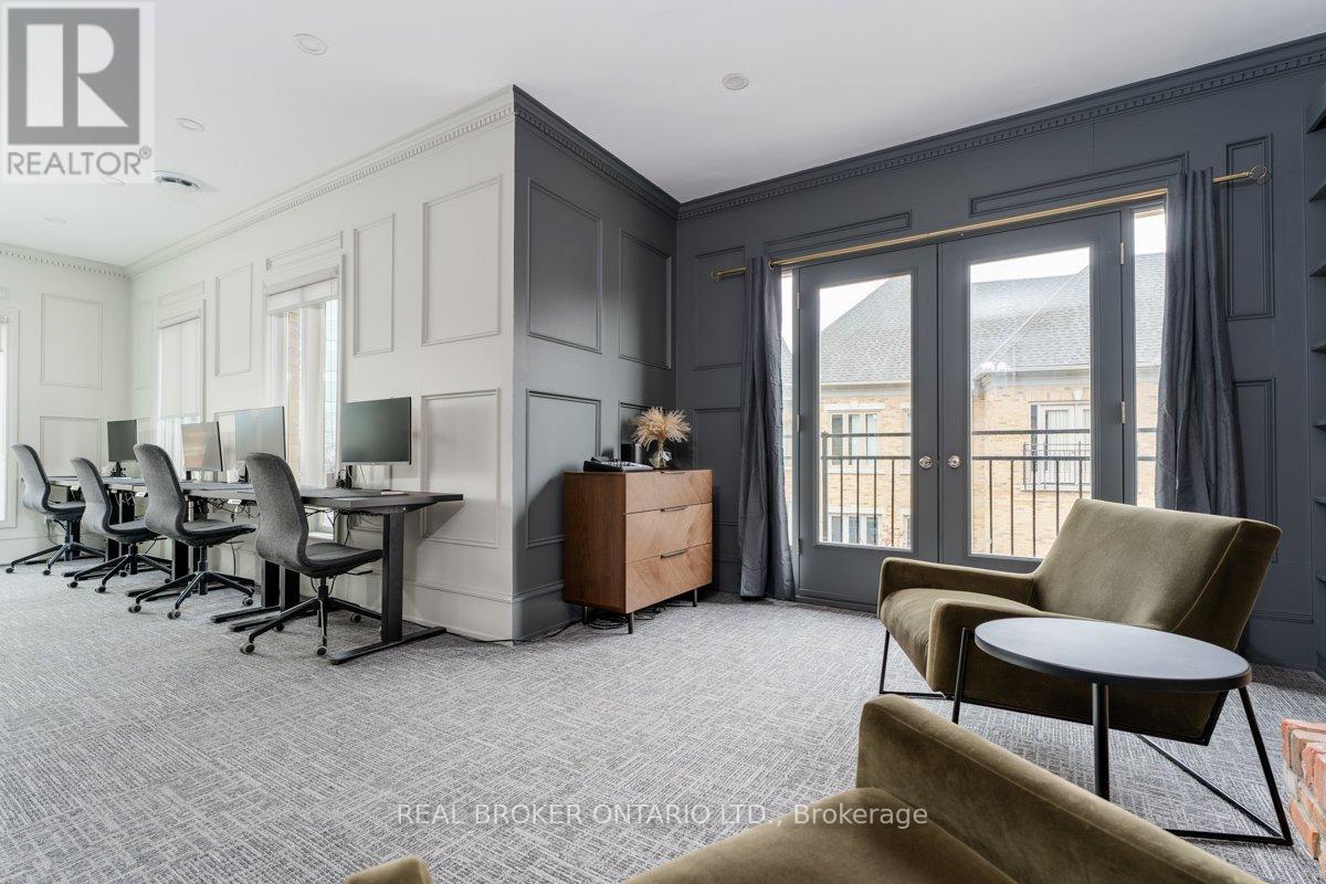 300 - 420 North Service Road E, Oakville, Ontario  L6H 5R2 - Photo 8 - W12682122