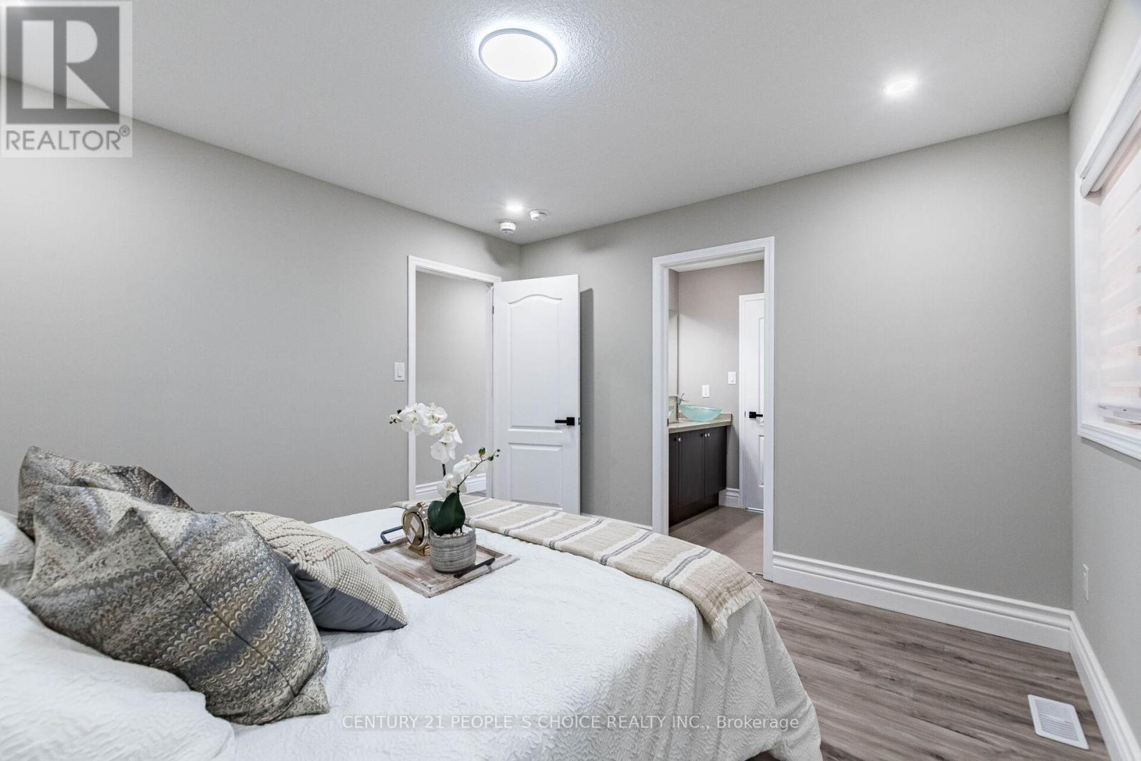 78 Abercrombie Crescent E, Brampton, Ontario  L7A 4N3 - Photo 27 - W12682150