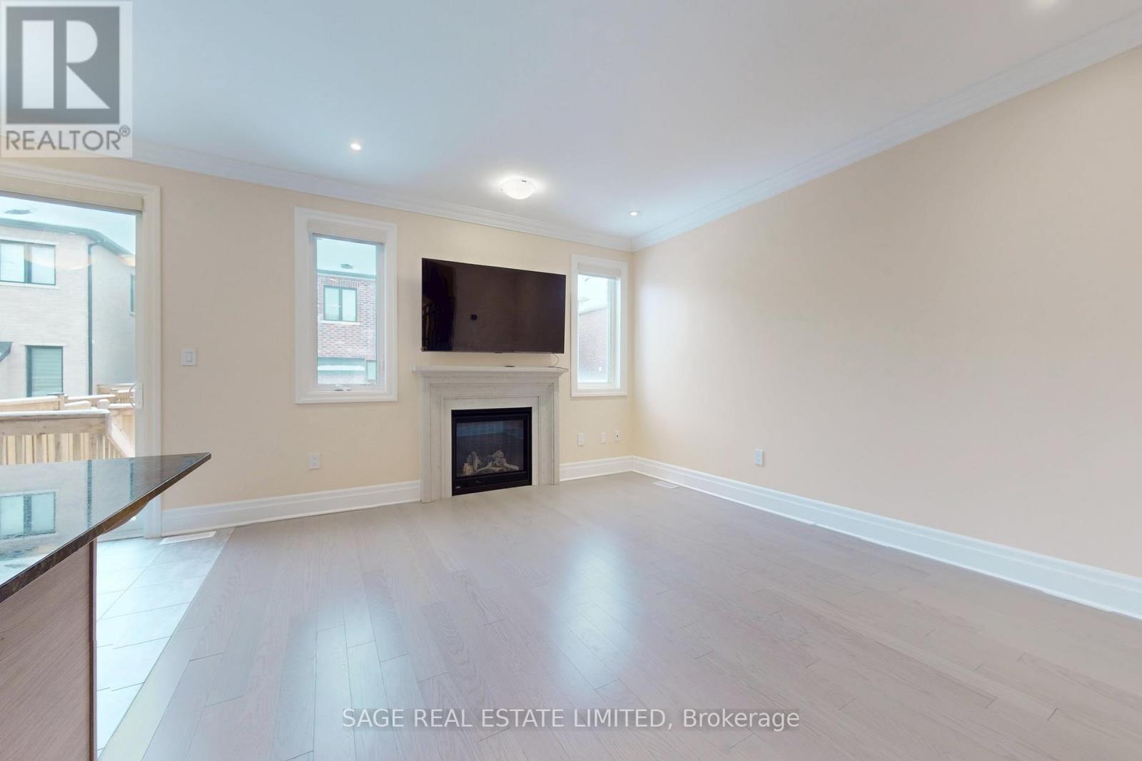 1826 Thames Circle, Milton, Ontario  L9E 2A4 - Photo 5 - W12682228