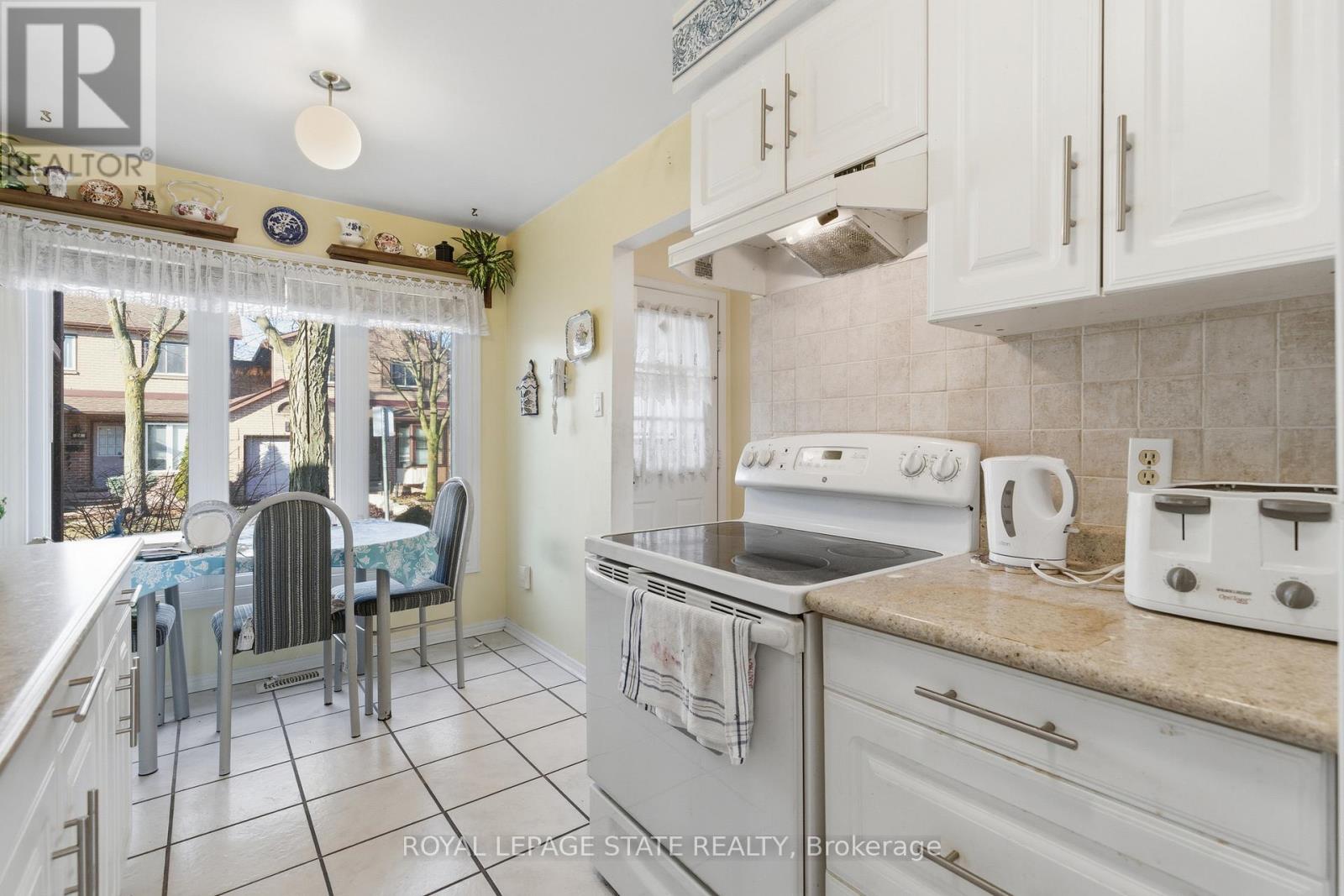 4 - 618 Barton Street, Hamilton, Ontario  L8E 4X3 - Photo 10 - X12682128