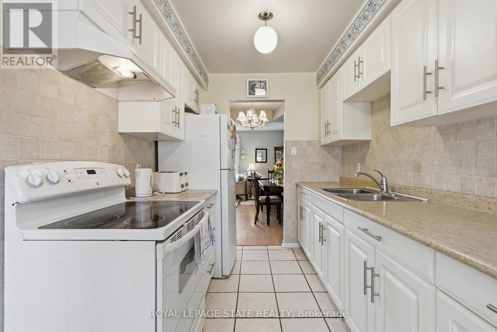 4 - 618 Barton Street, Hamilton, Ontario  L8E 4X3 - Photo 12 - X12682128