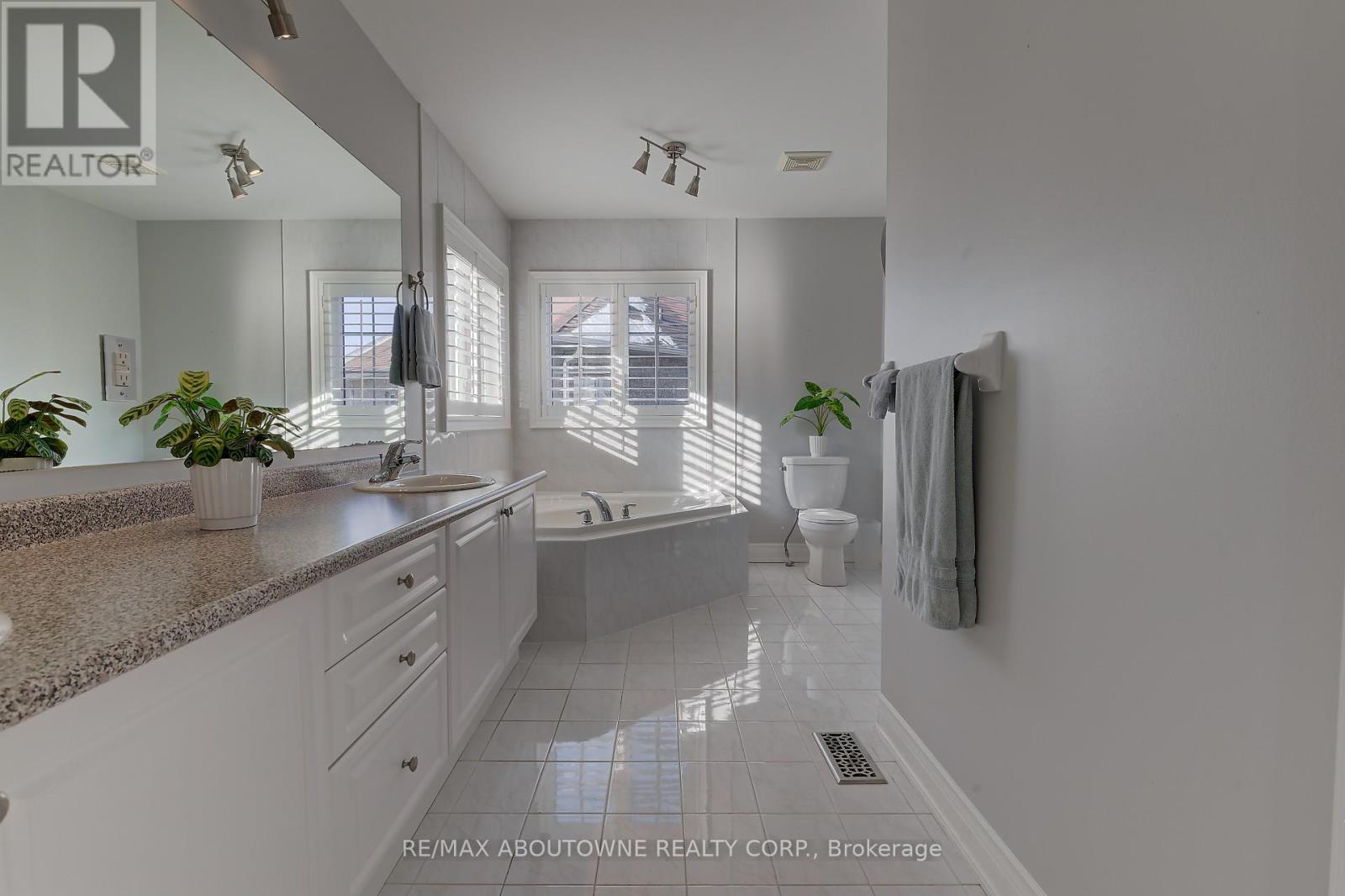 174 Mcknight Avenue, Hamilton, Ontario  L8B 0R4 - Photo 26 - X12682138