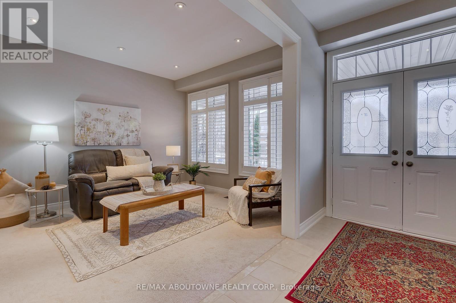 174 Mcknight Avenue, Hamilton, Ontario  L8B 0R4 - Photo 4 - X12682138