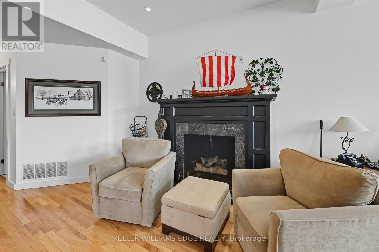 1 - 49 Ontario Street, Grimsby, Ontario  L3M 3H2 - Photo 11 - X12682148