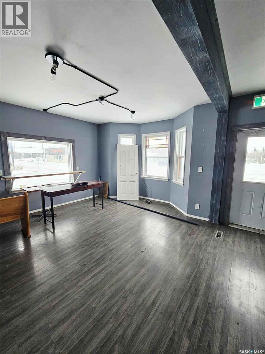 702 Main Street, Broadview, Saskatchewan  S0G 0K0 - Photo 4 - SK995461