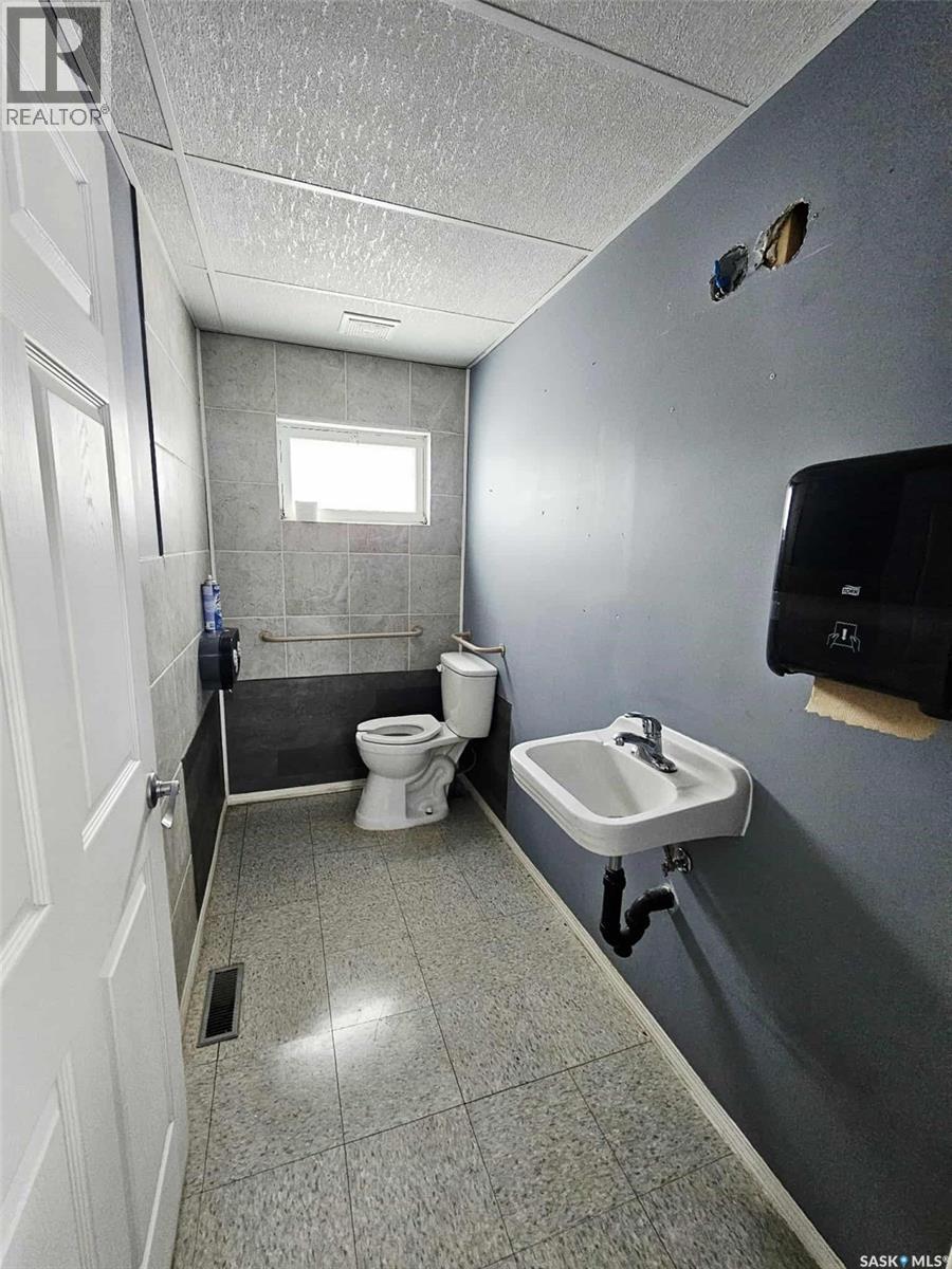 702 Main Street, Broadview, Saskatchewan  S0G 0K0 - Photo 10 - SK995461