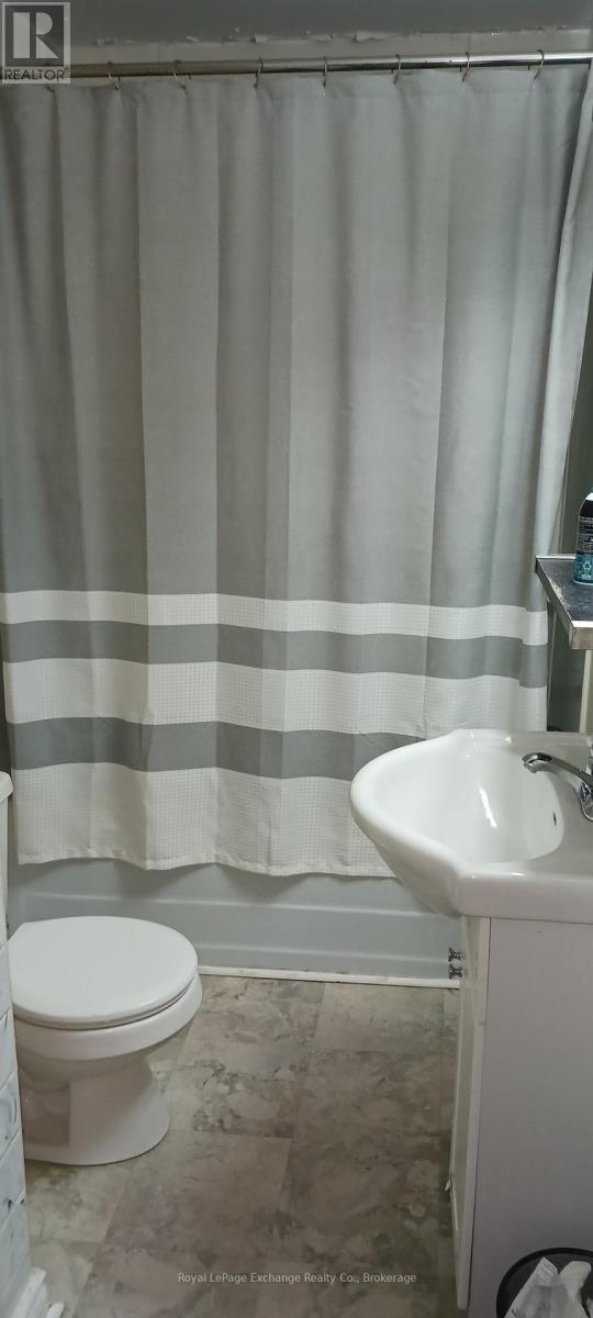 756 Queen W, Kincardine, Ontario  N2Z 2Z4 - Photo 14 - X12067090