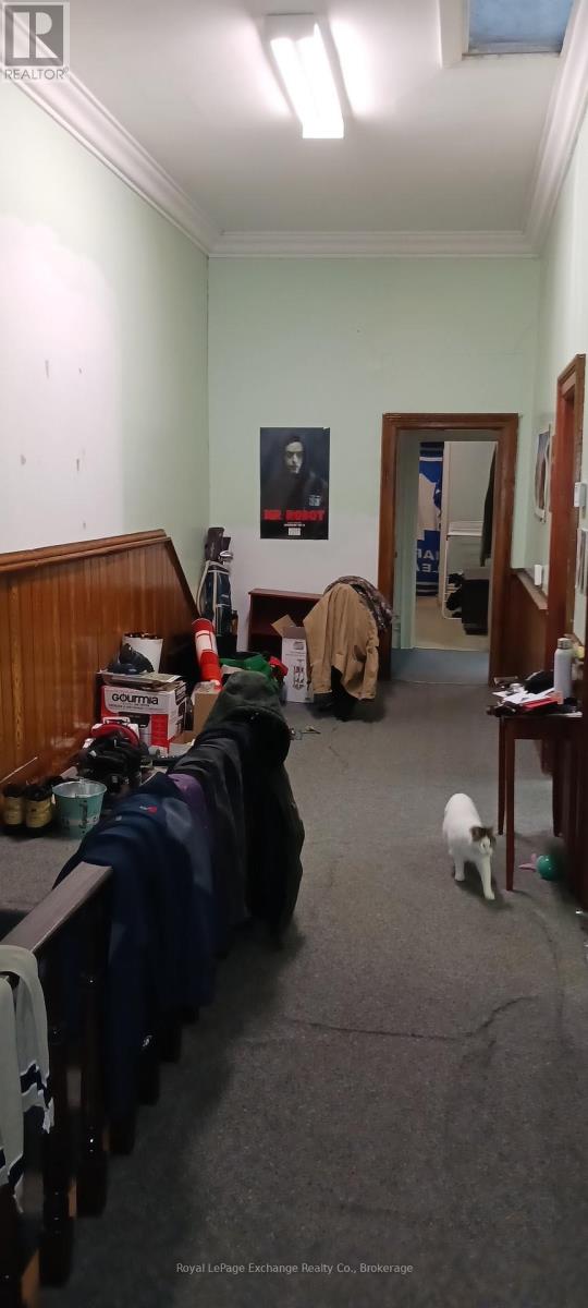 756 Queen W, Kincardine, Ontario  N2Z 2Z4 - Photo 6 - X12067090