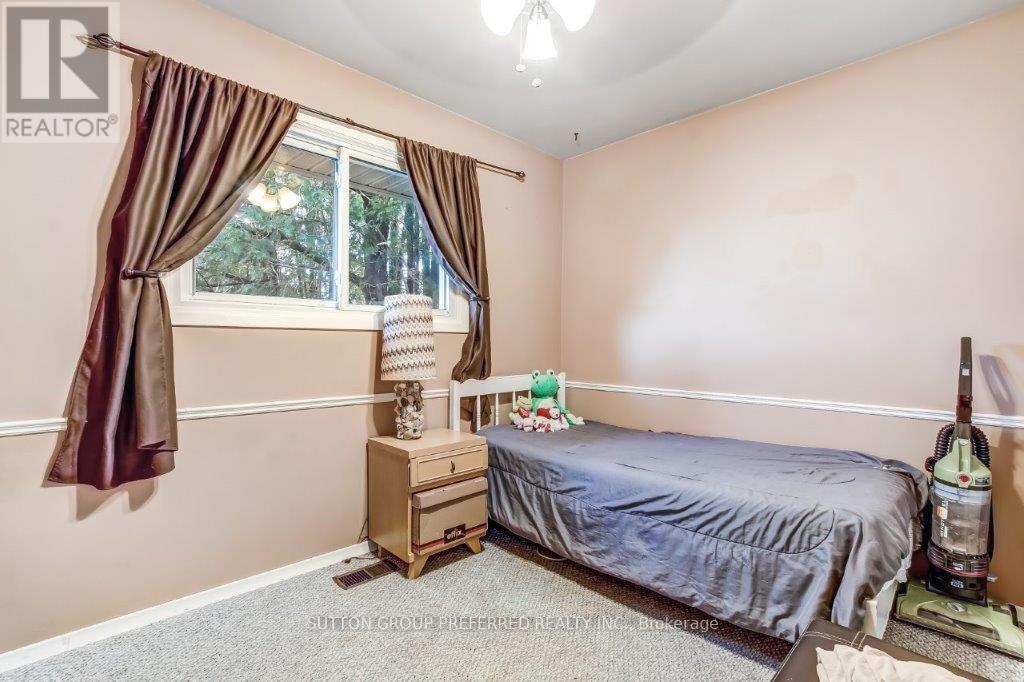 Photo 13 of 37 for 108 Coulter Avenue