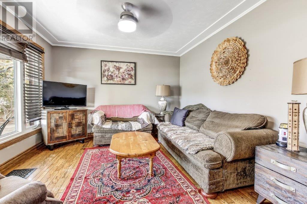 Photo 4 of 37 for 108 Coulter Avenue