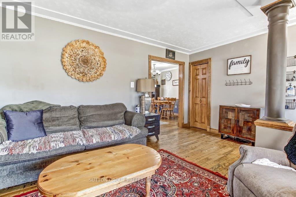 Photo 5 of 37 for 108 Coulter Avenue