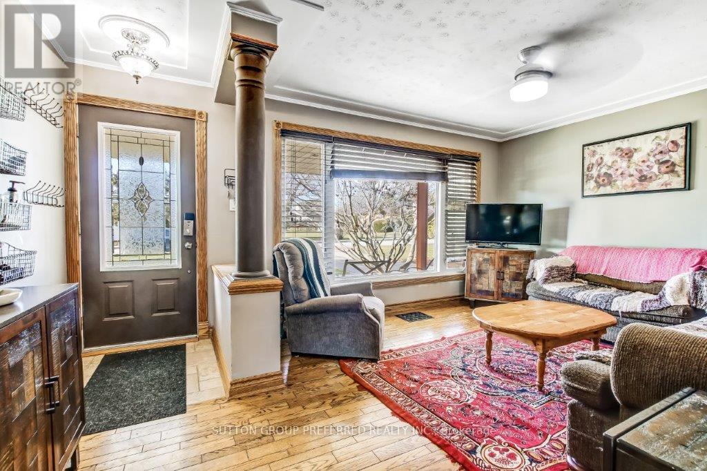 Photo 6 of 37 for 108 Coulter Avenue