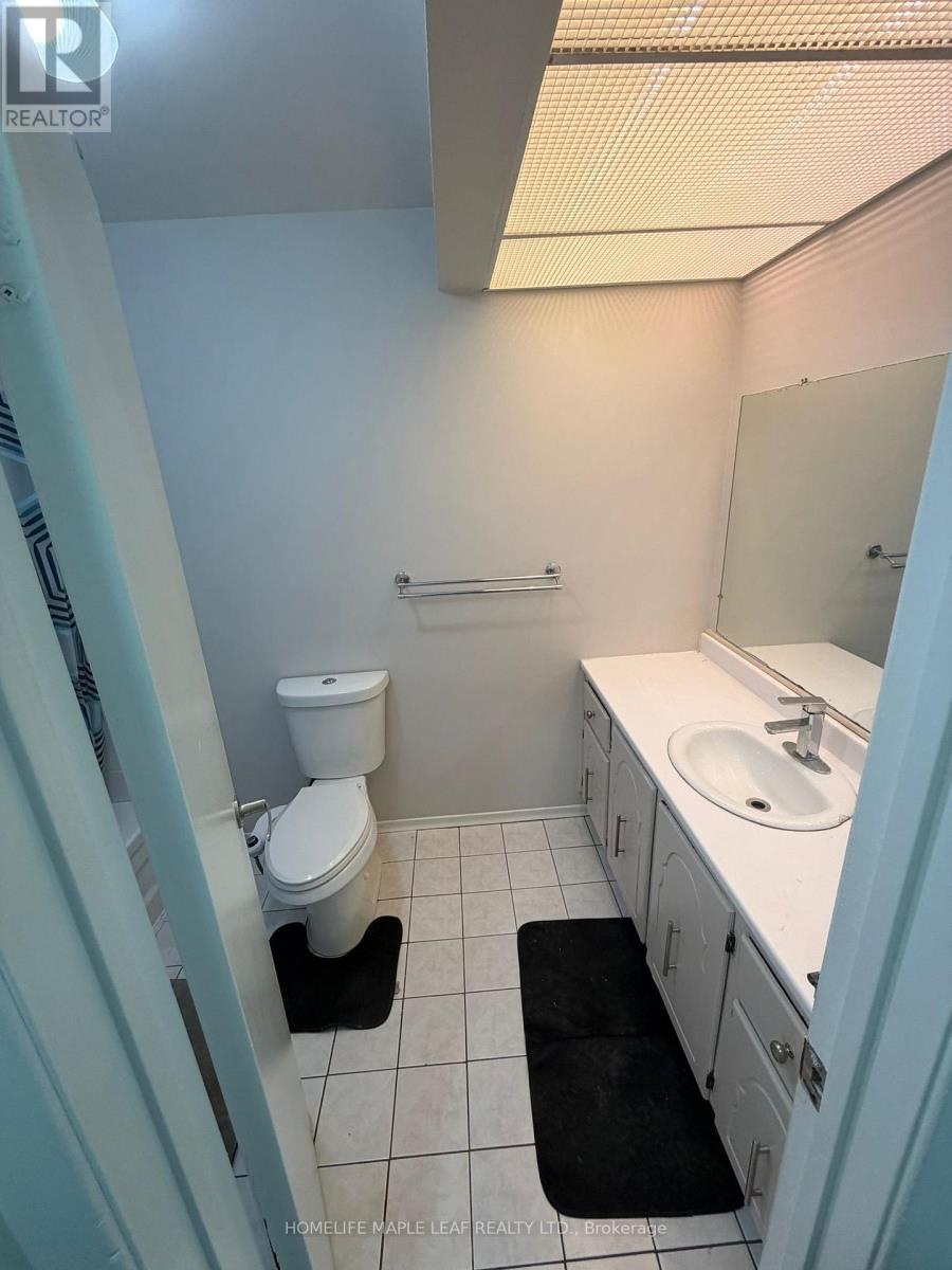 11 Rusthall Way, Brampton, Ontario  L6V 3R5 - Photo 13 - W12674510