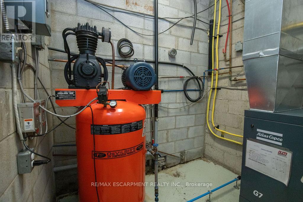 190 Hempstead Drive, Hamilton, Ontario  L8W 2E3 - Photo 19 - X12676044