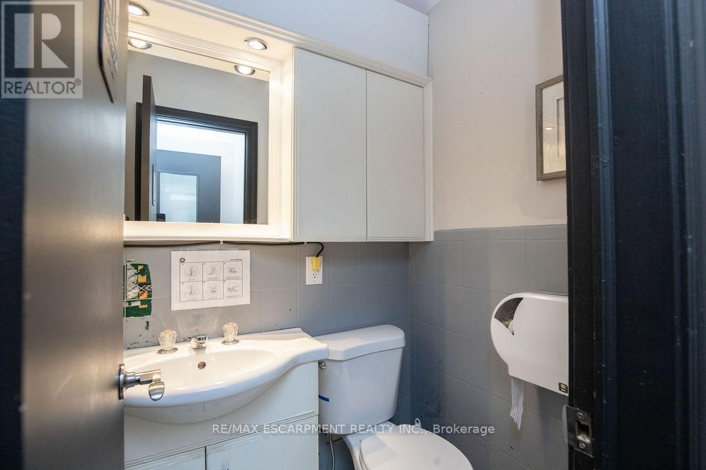 190 Hempstead Drive, Hamilton, Ontario  L8W 2E3 - Photo 17 - X12676044