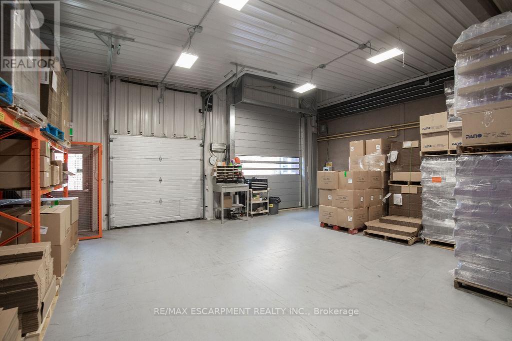 190 Hempstead Drive, Hamilton, Ontario  L8W 2E3 - Photo 12 - X12676044