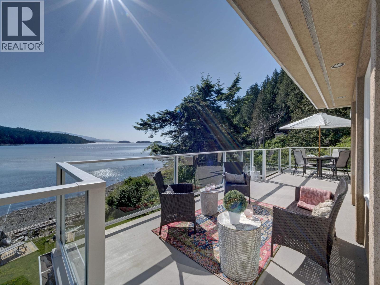 7659 REDROOFFS ROAD, Halfmoon Bay, British Columbia