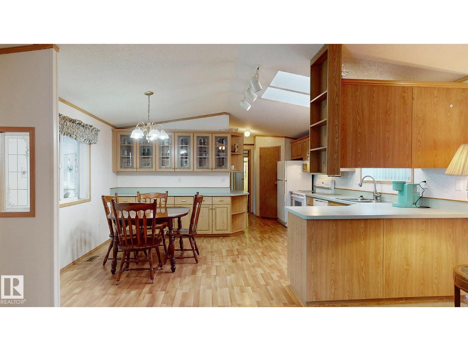 2925 Lakewood Dr Nw, Edmonton, Alberta  T5S 1T7 - Photo 5 - E4468935