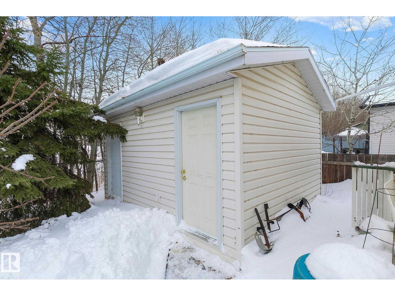 2925 Lakewood Dr Nw, Edmonton, Alberta  T5S 1T7 - Photo 33 - E4468935