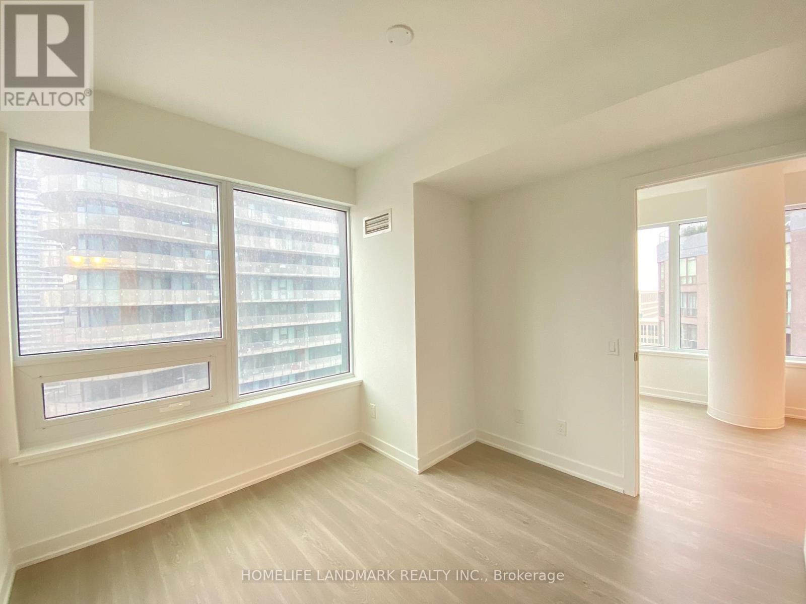 2216 - 8 Wellesley Street W, Toronto, Ontario  M4Y 0J5 - Photo 4 - C12682320