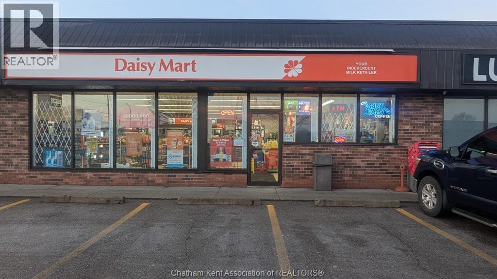 MLS# 26000631: 455 Grand AVENUE East Unit# 2, Chatham, Canada